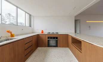 Imagem 5: Apartamento reformado com três quartos (uma suíte) no Batel