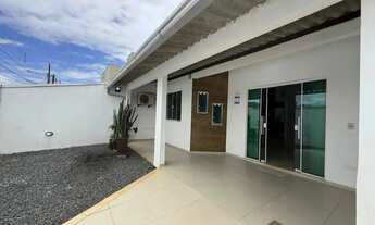 Imagem 2: Casa com piscina - Navegantes/SC