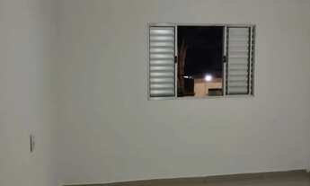 Imagem: Alugo casa com 3 cômodos