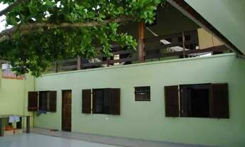 Imagem 2: Casa para venda possui 300 metros quadrados com 5 quartos