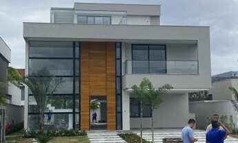 Imagem: Casa de condomínio para venda tem 615 metros