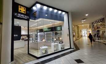 Imagem: Vendo loja de cosméticos funcionando