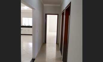 Imagem 3: Casa de condomínio para venda possui 240 metros quadrados com 3 quartos