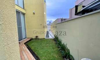 Imagem 6: Casa de condomínio para venda tem 286 metros quadrados com 4 quartos