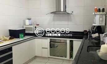 Imagem 2: CASA RESIDENCIAL em UBERLÂNDIA - MG, SANTA ROSA