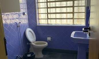 Imagem 6: Sobrado para aluguel e venda possui 220 metros quadrados com 4 quartos