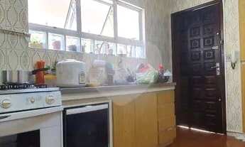 Imagem 4: Sobrado na região do Horto Florestal