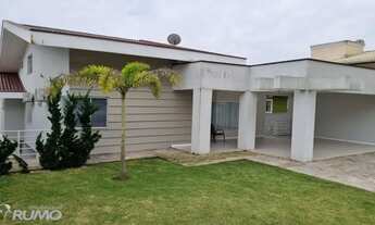 Imagem: Casa com terreno grande e excelente acabamento