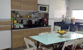 Imagem 6: Casa de condomínio para aluguel possui 245 metros quadrados com 4 quartos