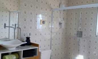 Imagem 3: Casa espaçosa com terraço em rua sem saída