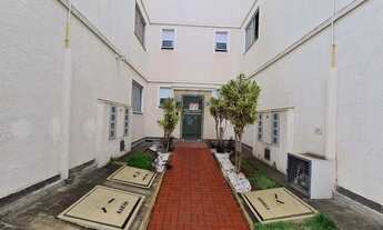 Imagem 2: Garagem p/ 1 carro, 2 dormitórios c/ AE, sala, cozinha c/ gab. e AE/ lavanderia, banheiro