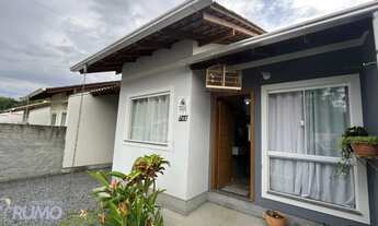 Imagem 3: Casa com móveis sob medida em excelente localização no bairro Estrada das Areias