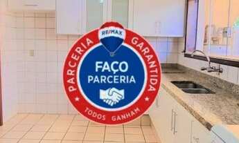 Imagem 4: Casa de condomínio para aluguel possui 353 metros quadrados com 4 quartos sendo 2 suíte