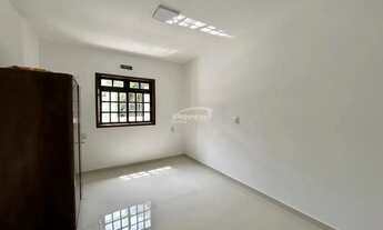 Imagem 4: Imóvel com 02 dormitórios sendo 01 deles com closet, sala de estar, cozinha no piso inferi