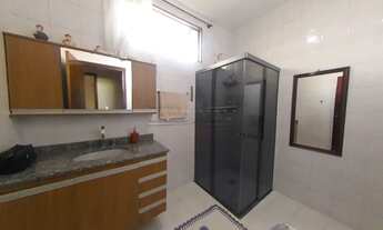 Imagem 2: Dormitório com banheiro