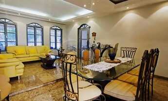 Imagem 2: Casa Ampla com 4 Quartos, 1 Suíte e 4 Vagas de Garagem à Venda na QNE 19 - Taguatinga Nort