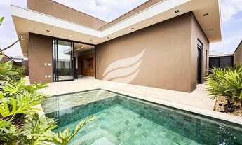 Imagem: Casa com 03 suítes e piscina à venda no