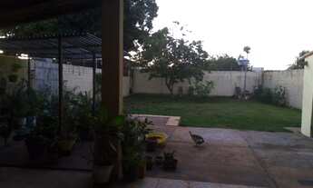 Imagem 5: Casa espaçosa com terreno amplo