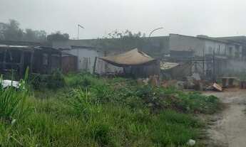 Imagem 2: Terreno murado na BR 324