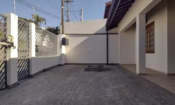 Imagem: Térrea com churrasqueira em local tranquilo