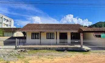 Imagem: Casa de 162.66m² com 3 dormitórios e galpão