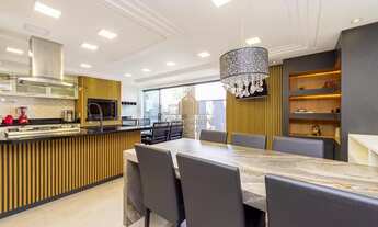 Imagem 2: Tríplex em condomínio com 3 suítes e jacuzzi