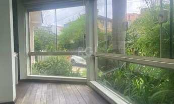 Imagem 4: Casa com 04 dormitórios e com 03 suites no Bairro Agronomia Porto Alegre/RS