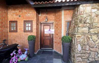 Imagem 3: Cond. Colinas São Fernando. 6d/4sts 2 lareiras, churrasqueira, piscina!