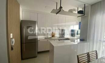 Imagem 4: Apartamento com localização privilegiada, com sacada gourmet e repletos de armários