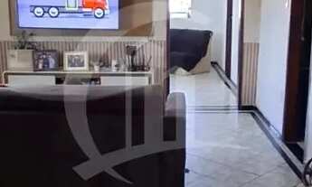 Imagem 5: Mega Oportunidade Dupla: Casa Ampla com 8 Quartos e Ponto Comercial Térreo!