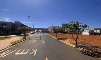 Imagem 4: BlackFriday Terreno Condomínio Raros na rua principal