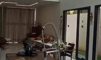 Imagem 5: Sobrado para venda tem 320 metros quadrados com 4 quartos