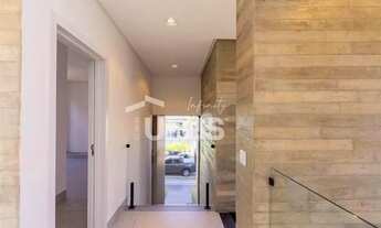 Imagem 6: Casa sobrado com 344m2 de construção, terreno de 406m2, 5 suítes, no Jardins Madri, em Goi