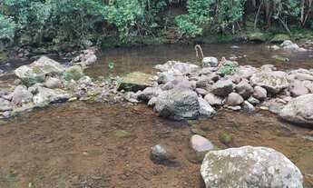 Imagem 2: Linda chácara com Rio Corrente