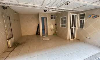 Imagem 6: Casa de condomínio possui 170m² com 3 quartos sendo 1 suíte, mais dependência completa