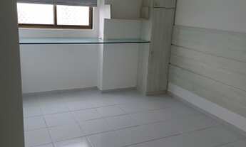 Imagem 6: Apartamento para aluguel possui 80 metros quadrados com 3 quartos em Madalena - Recife - P
