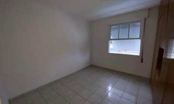 Imagem 5: Vende-se apartamento claro e arejado, boa localização, na Ponta da Praia, Santos-SP. Vaga
