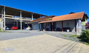 Imagem 5: Ampla casa de alvenaria com ponto comercial e galpão!