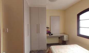 Imagem 4: Sobrado para venda possui 274 metros quadrados com 3 quartos e edícula