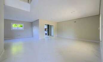 Imagem 3: Linda Casa de 3 quartos sendo 1 suíte, com design Moderno e Sozinha no Terreno, no Bairro