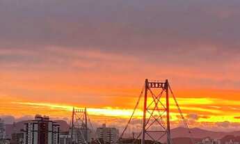 Imagem 3: Apartamento em frente às pontes, com o melhor pôr do sol da Ilha