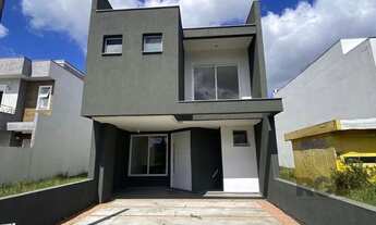 Imagem: Casa com 03 Dormitórios / Amplo Terraço