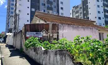 Imagem 4: Casa com Terreno de 694m² em Barreiros