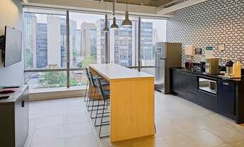 Imagem 7: Espaço de escritório lindamente projetado para 15 pessoas em Spaces Spaces, Berrini