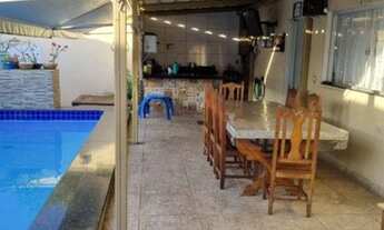 Imagem 2: Casa para venda com 153 metros quadrados com 3 quartos