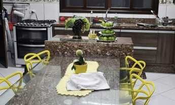 Imagem 7: Casa de condomínio para venda tem 400 metros quadrados com 4 quartos