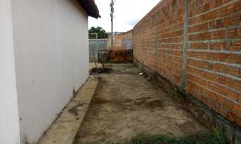 Imagem 4: Casa toda em dias e murada!