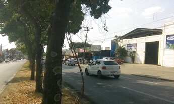 Imagem: Edifício comercial e residencial inteiro