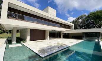 Imagem 2: Casa de condomínio para venda possui 715 metros quadrados com 5 quartos