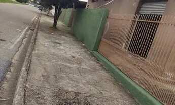 Imagem 2: Casa de esquina com salão comercial